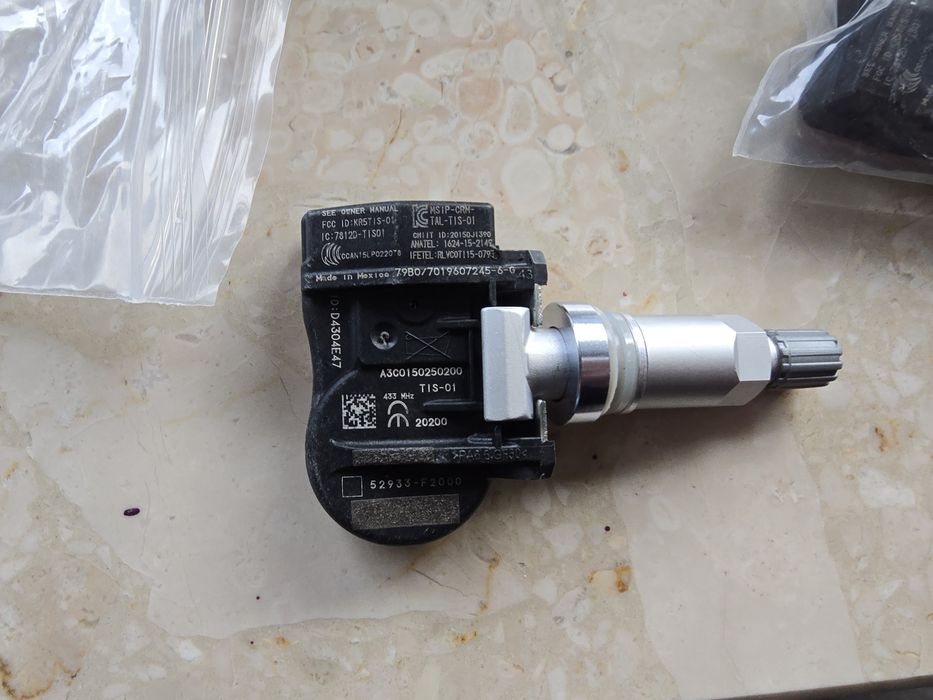 Komplet kół 15" Hyundai - nowe opony  zimowe Kumho Wintercraft WP52+