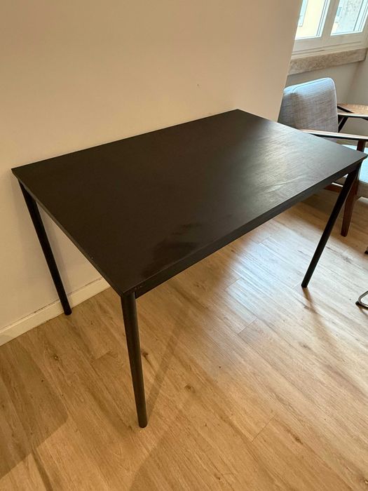 Mesa IKEA Sandsberg em Perfeito Estado (110x67 cm)