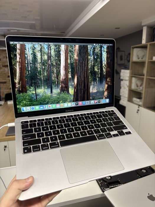 Macbook Air m1 8/512гб, дуже дешевий, повністю робочий