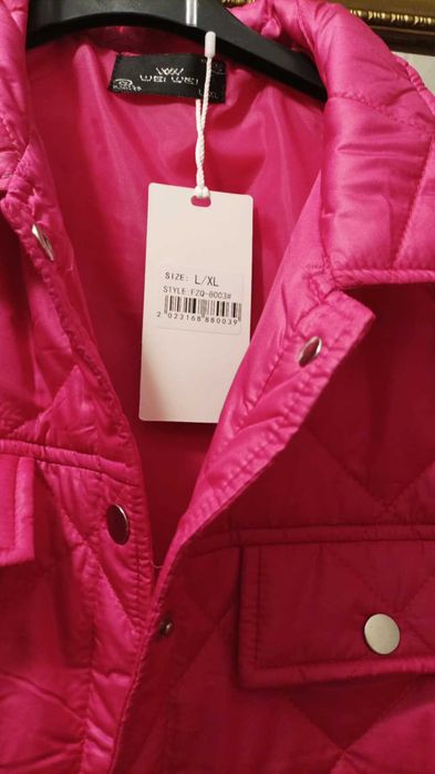 Kurtka damska lekka, pikowana w kolorze fuksji.