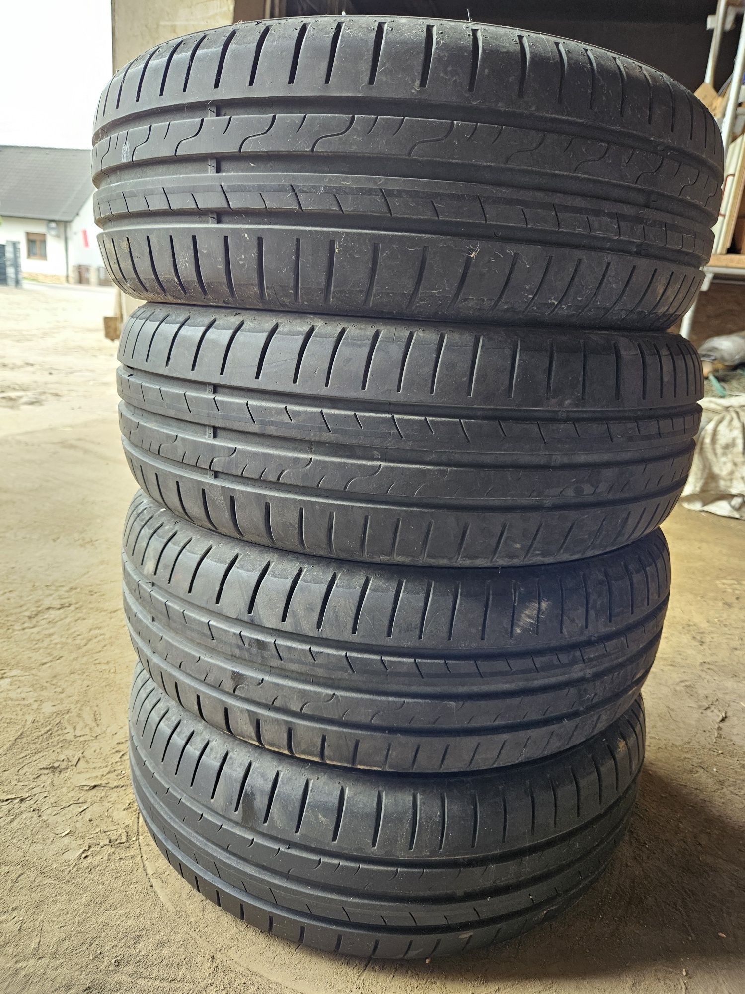 Komplet opon Dunlop 185/60 r15