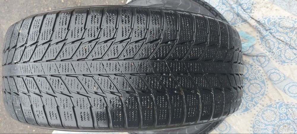 Зимові шини,в гарному стані.
