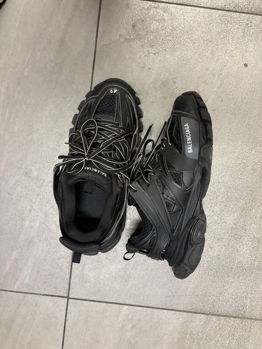 Balenciaga track