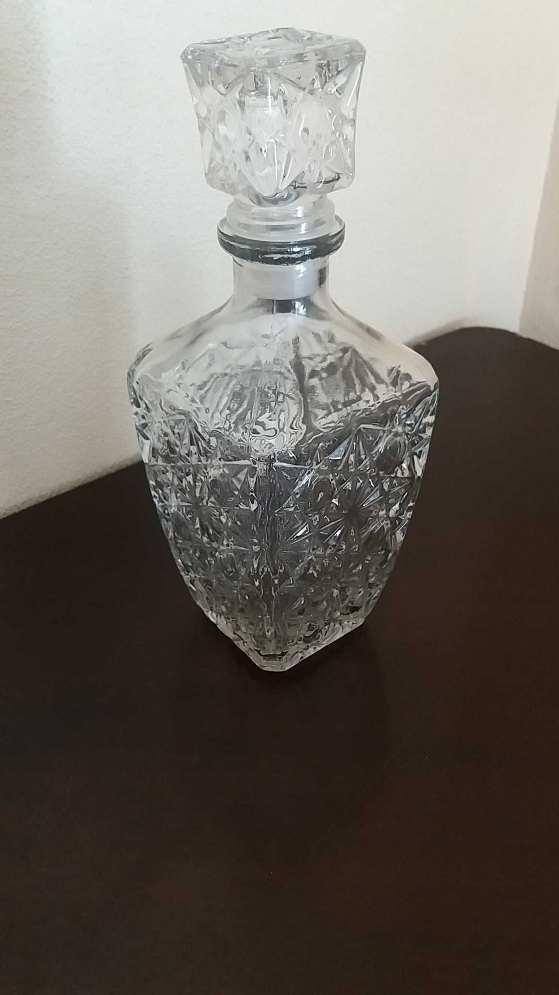 Garrafa em vidro para servir licor/whisky