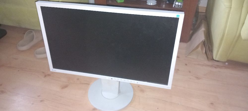 Monitor 23cale eizo