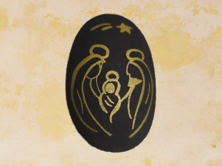 Seixo pitado à mão sagrada família