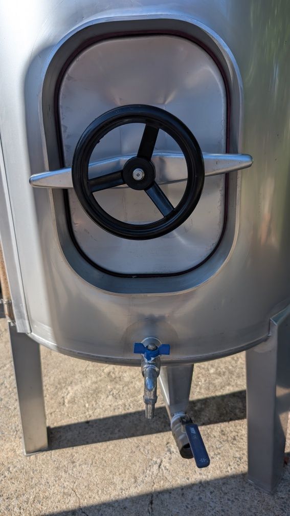Cubas de vinho Inox Semi Novas (350L e 500L)