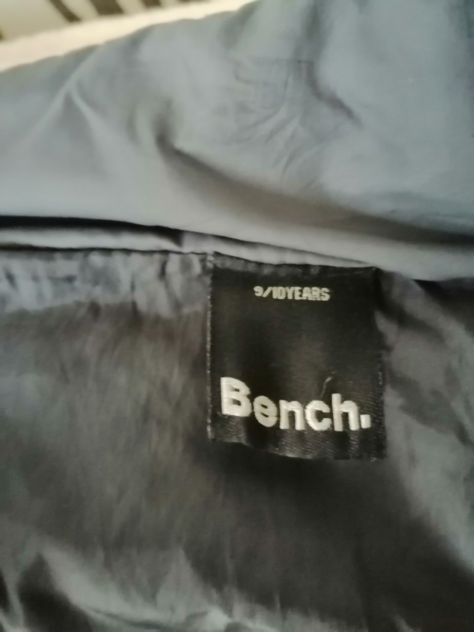 Kurteczka wiosenna Bench