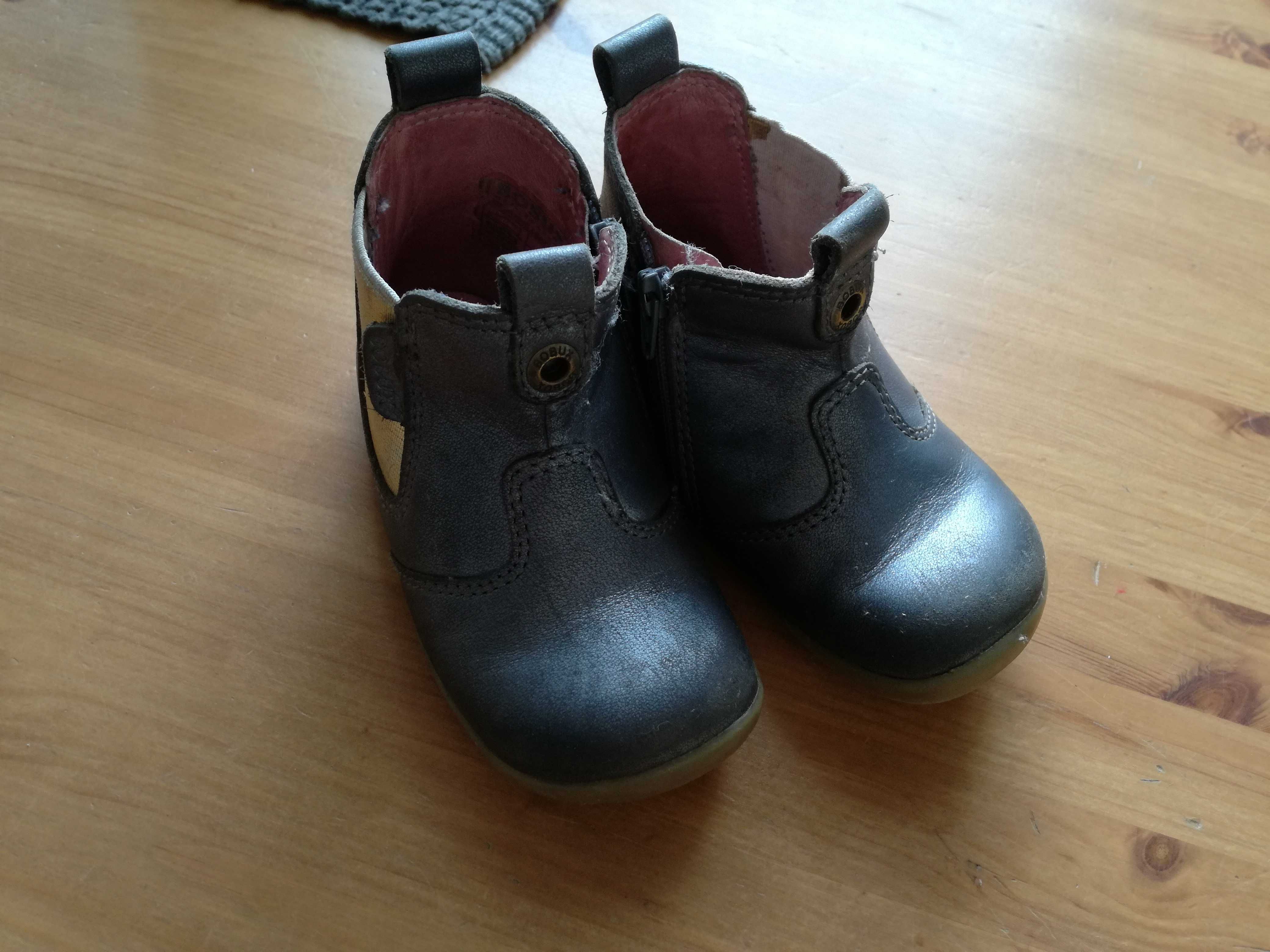 Buty Bobux rozmiar 21