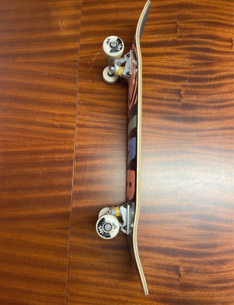 Skate Jart.