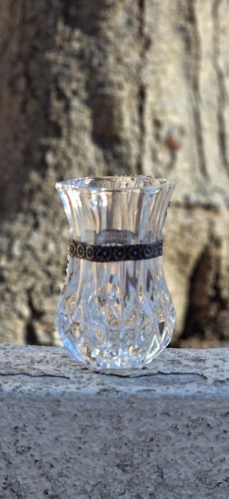 Pequena karra decorativa com aplique em prata