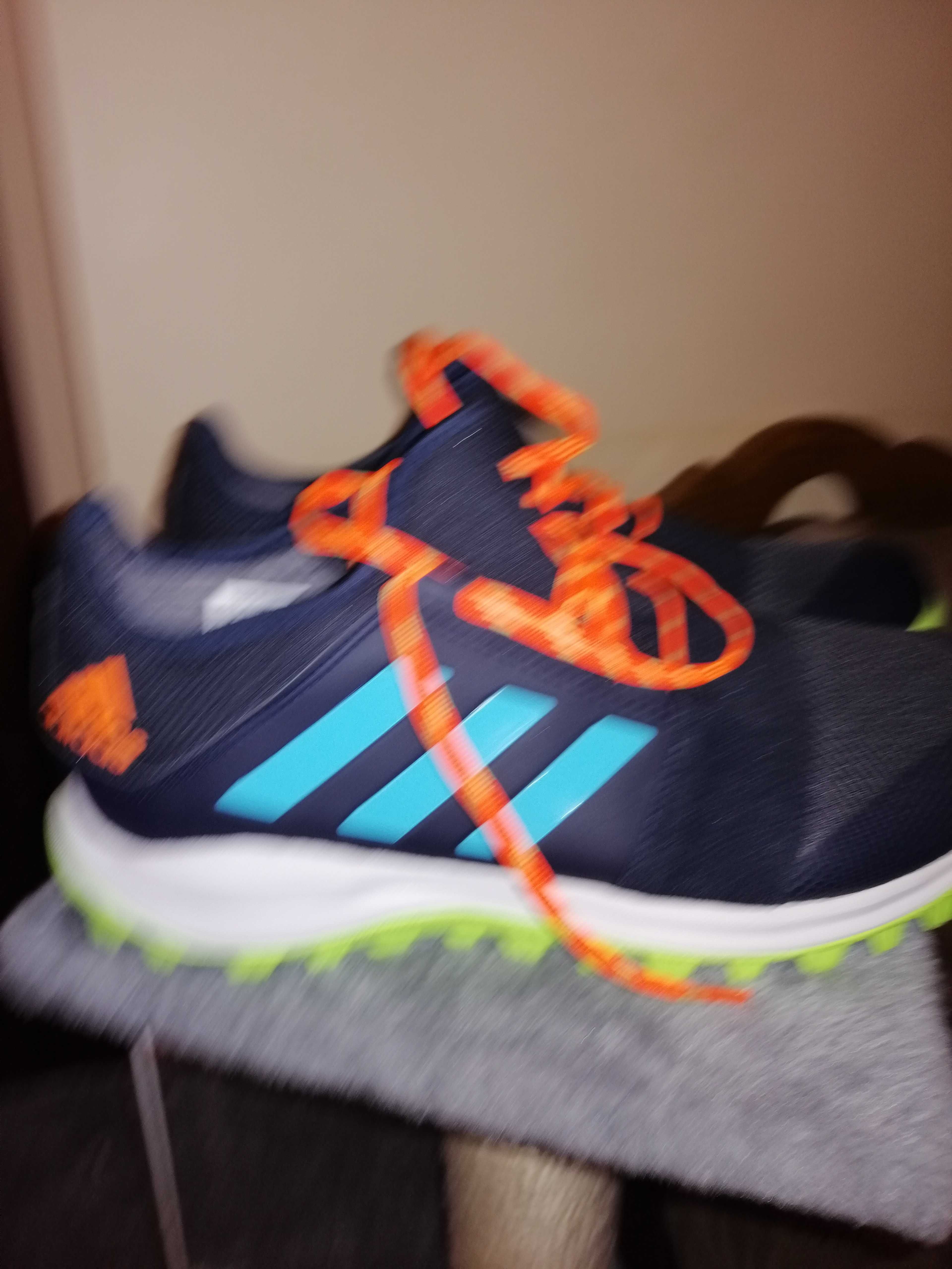 sprzedam  nowe buty do biegania adidas