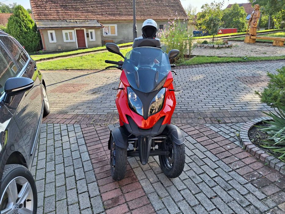 Skuter trójkołowy Quadro QV3