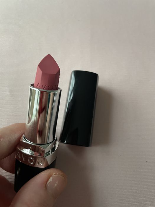 Szminka damska avon