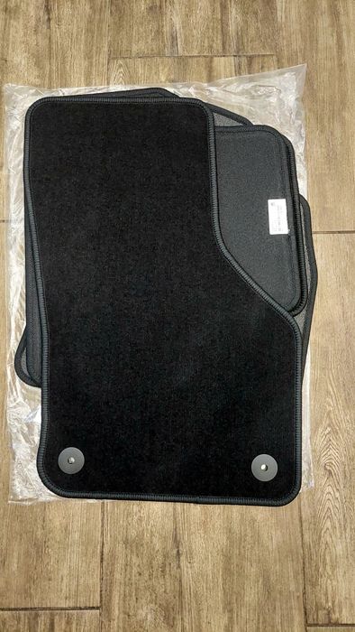 Dywaniki welurowe Octavia IV oryginalne