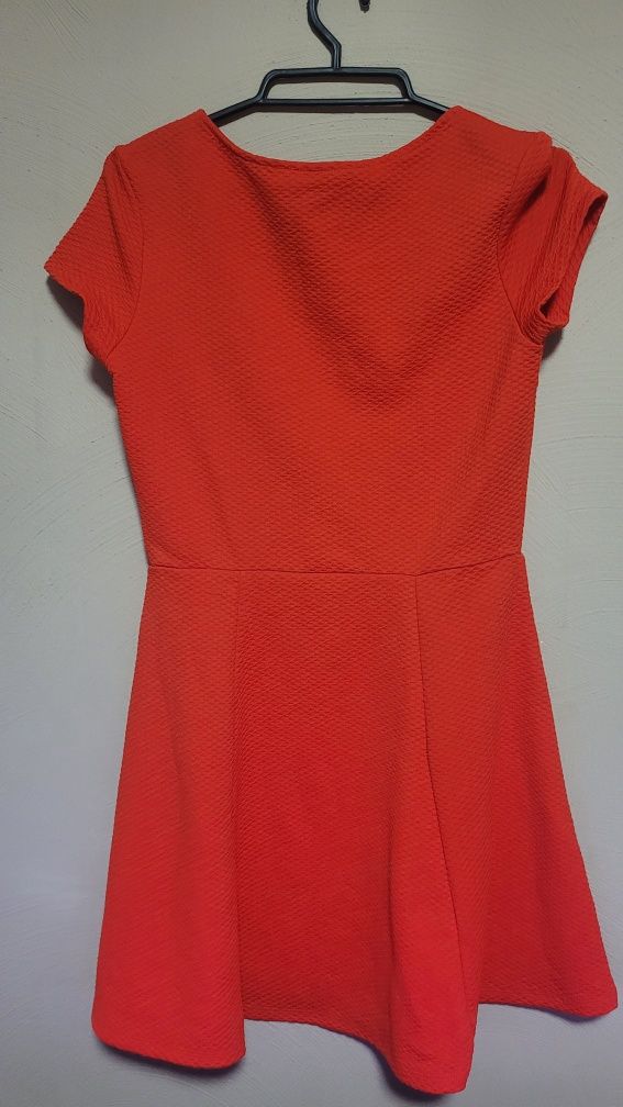 Krotka czerwona sukienka h&m divided 38 M