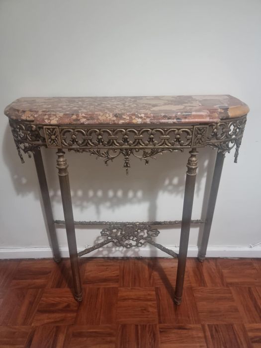 Mesa vintage com tampa de marmore
