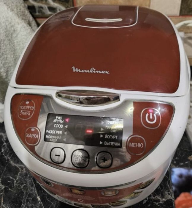 Мультиварка в хорошем состоянии стоит без дела.