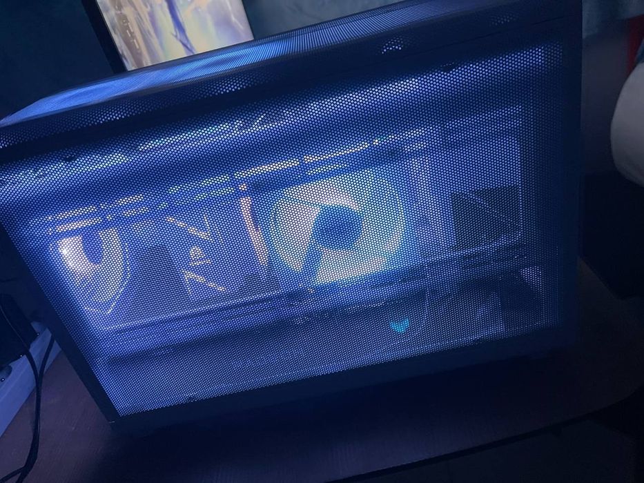 Sprzedaję komputer RX 7800 xt Ryzen 5 7500f 32GB DDR5 2TB M2