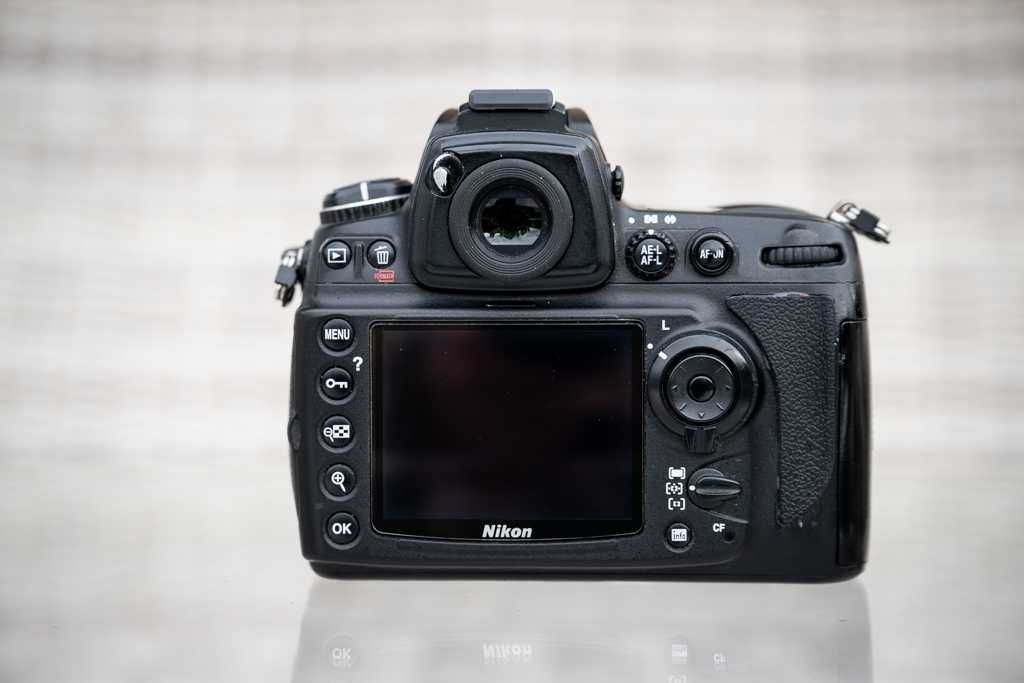 Nikon D700 - grip MB-D10 - dodatki!