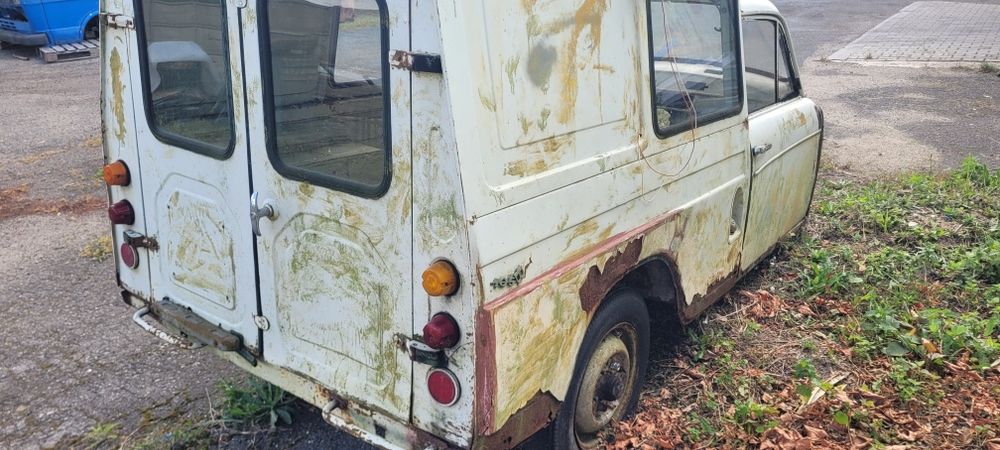 Syrena Bosto z fabryki prosto