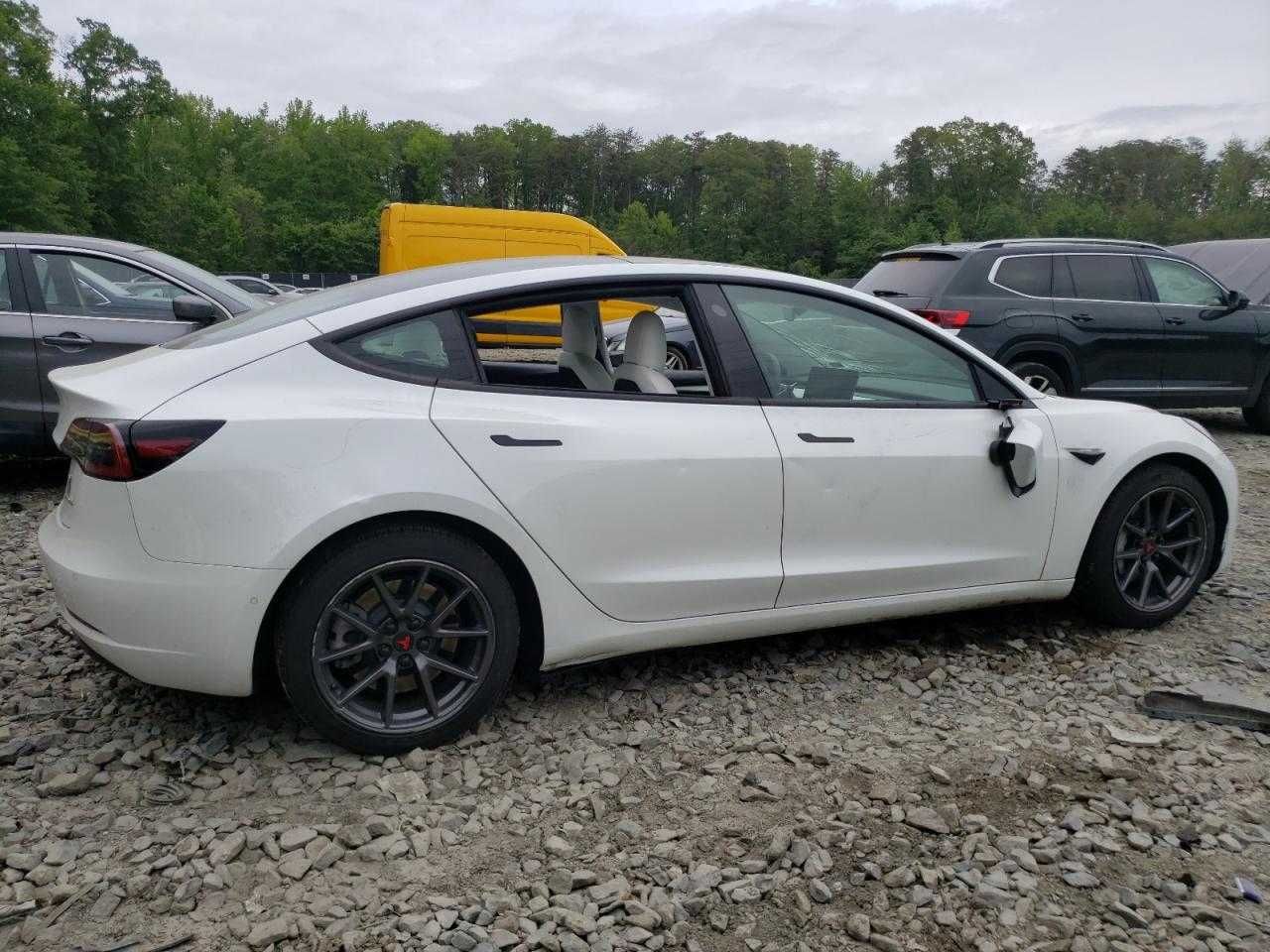 Tesla Model 3 (2021)