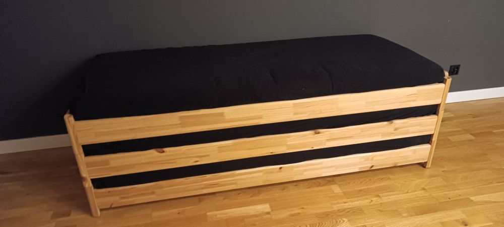 Łóżka sosnowe sztaplowane 3 sztuki,  ikea