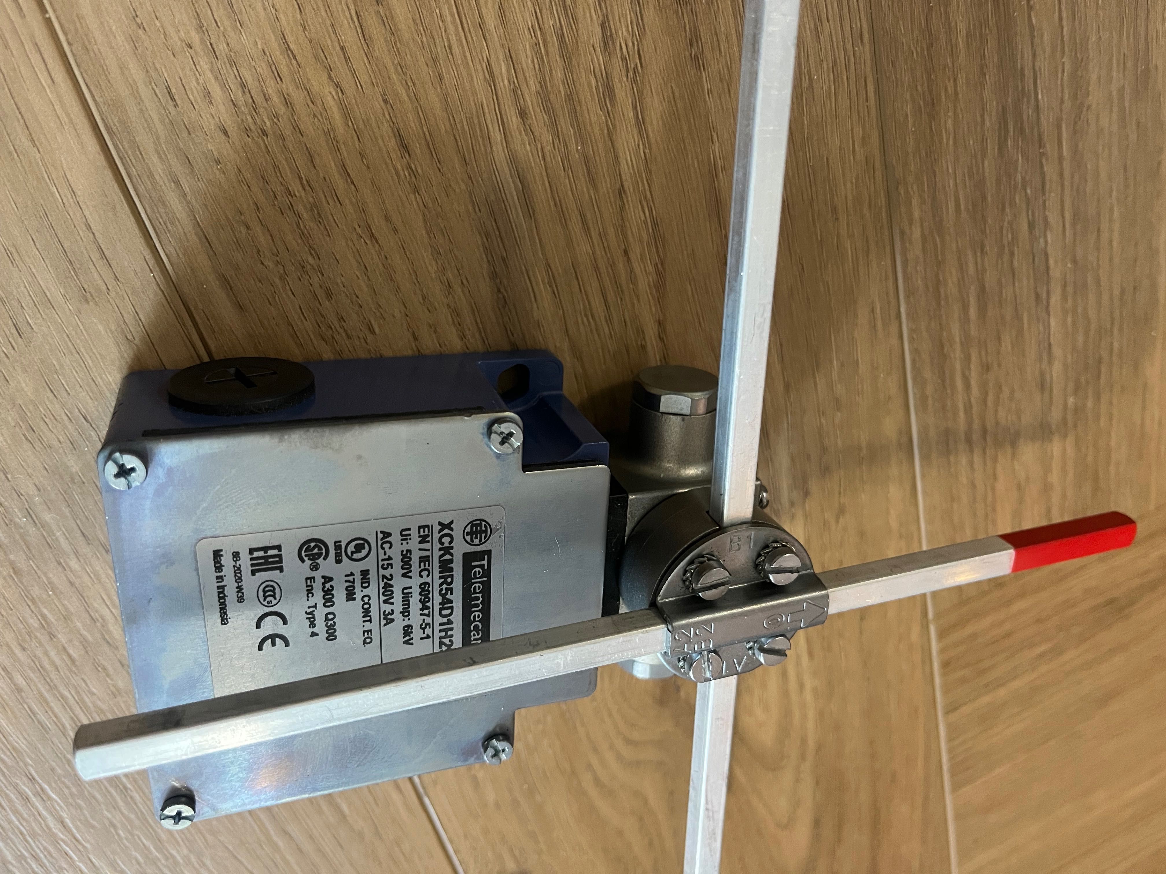Łącznik krańcowy TELEMECANIQUE XCKMR54D1H29