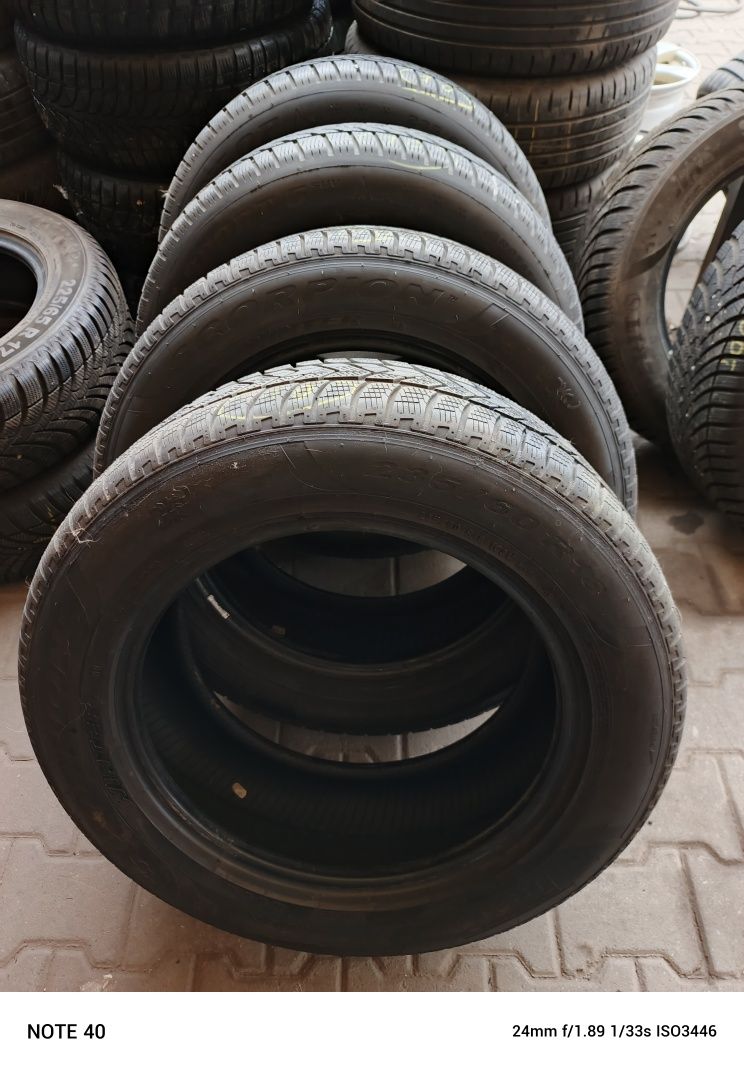Opony zimowe 235/60/18 2x Pirelli 2x Dunlop