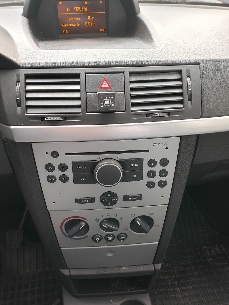 Radio opel Meriva a z wyświetlaczem