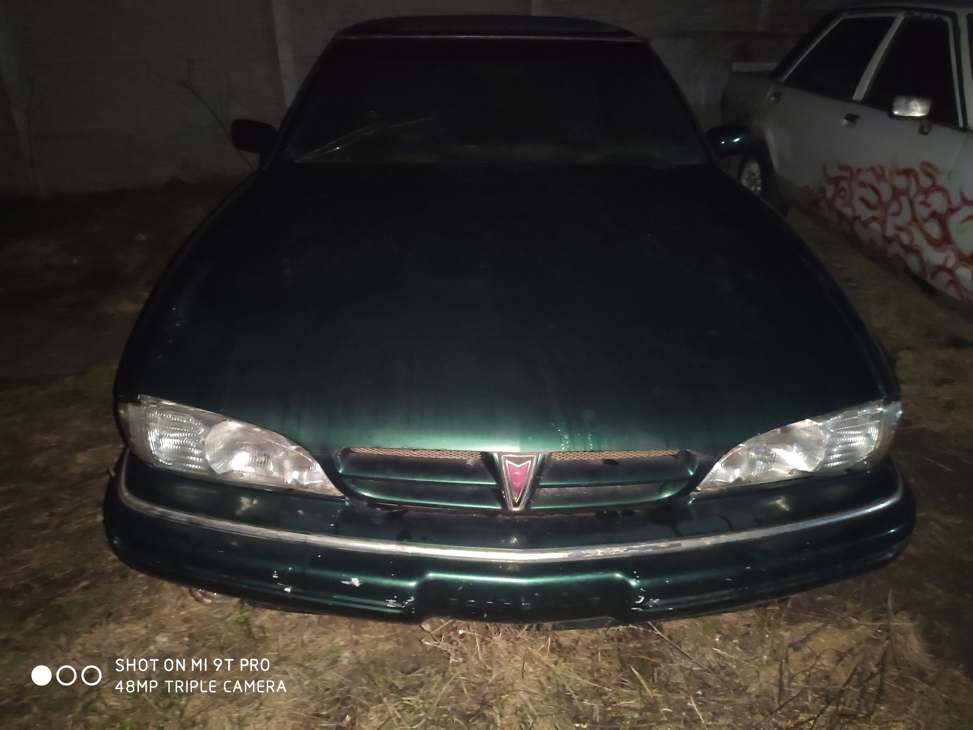 Продам по запчастям Pontiac Bonneville 1992г.