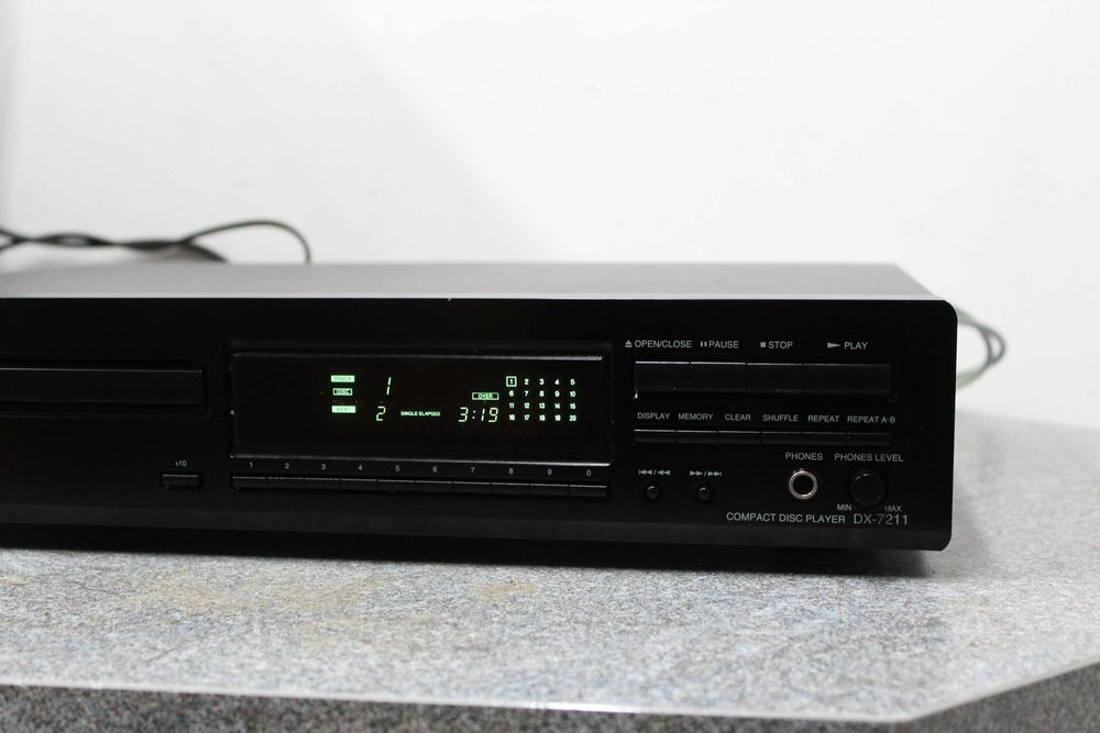 Odtwarzacz CD Onkyo DX-7211