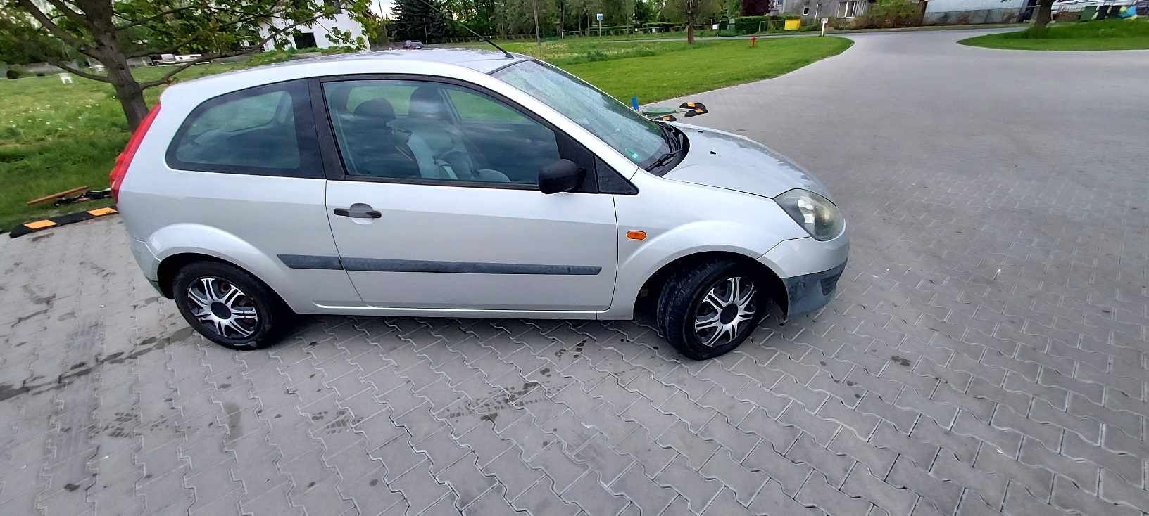 Ford fiesta 1.3 benzyna