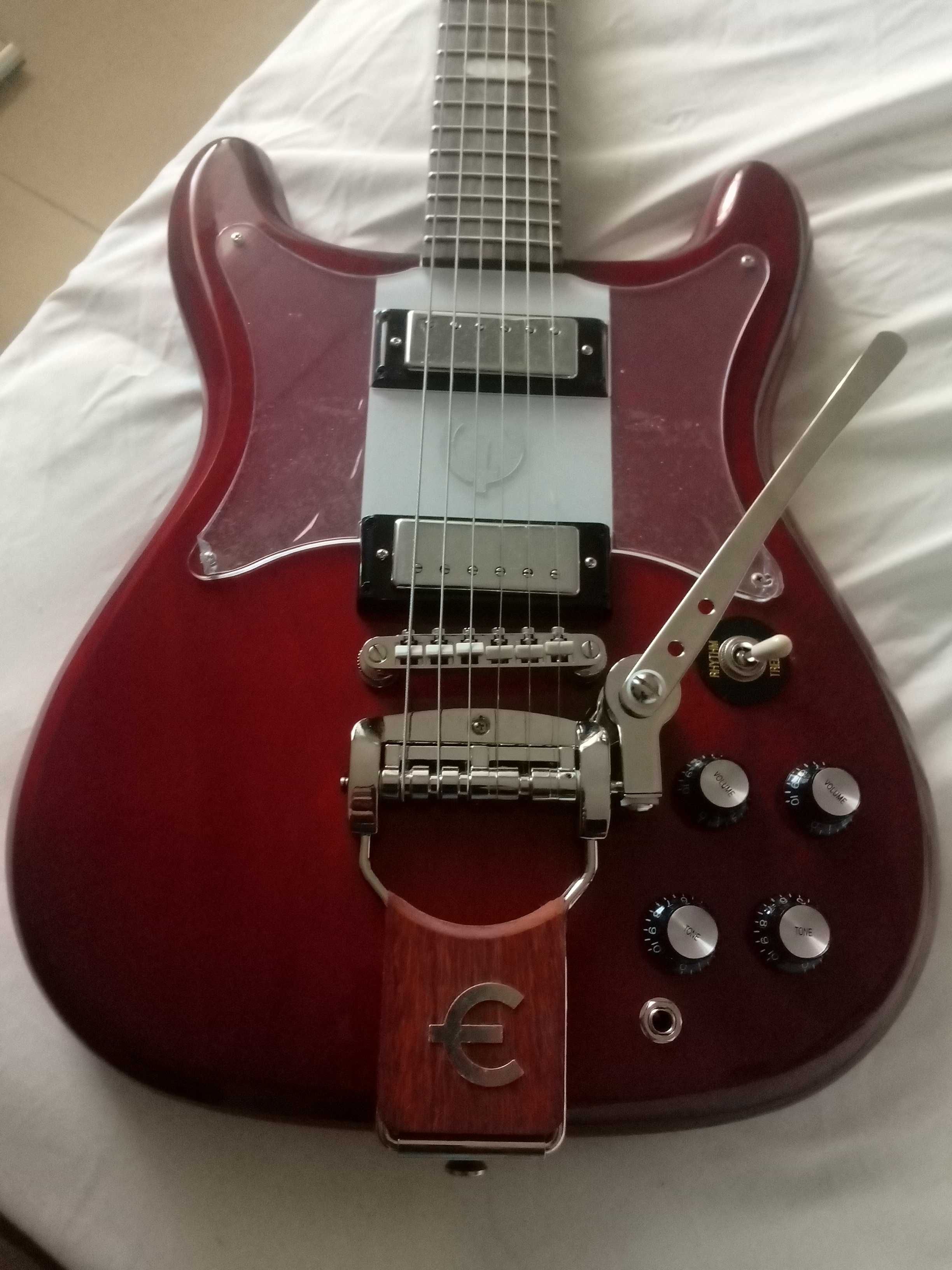 Epiphone Crestwood Custom