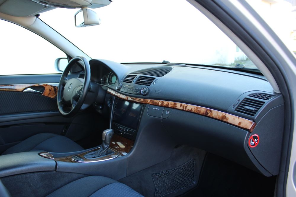 Mercedes-Benz E220 CDI ELEGANCE W211