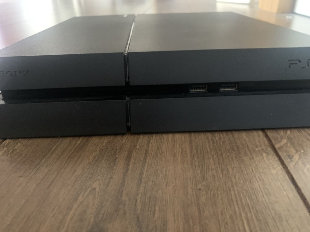Play Station 4
