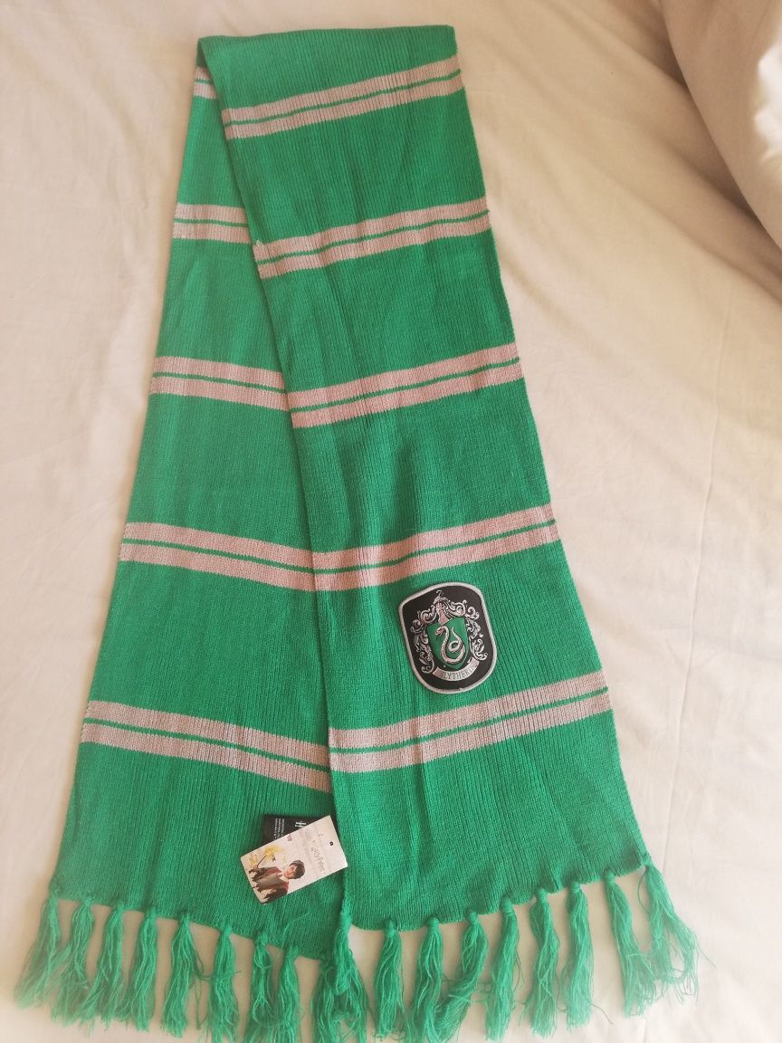 Cachecol Harry Potter Slytherin, novo.