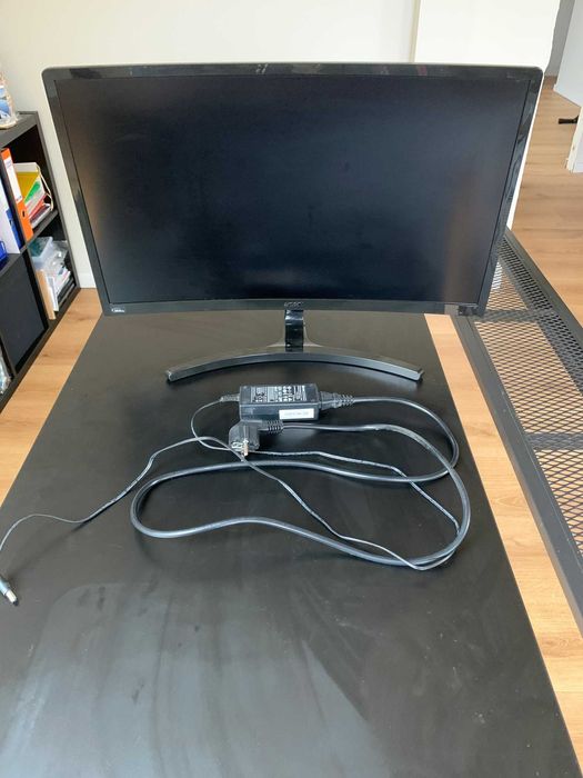 Monitor Acer 24" Curved 144Hz – stan bardzo dobry
