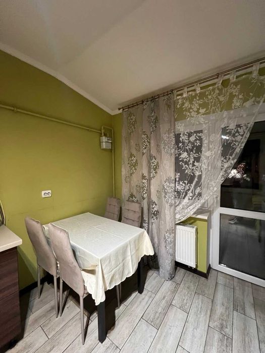 оренда 1 кв нов Колоскова 11 4\5  закрита терит з паркомісц 18000 грн