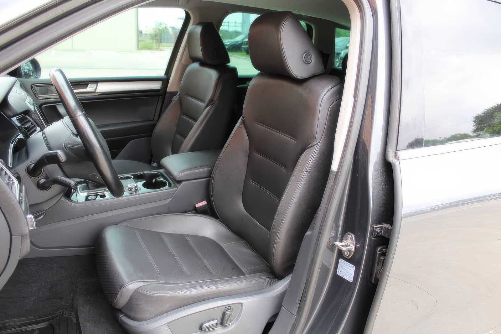 2014 Volkswagen Touareg V6 Sport