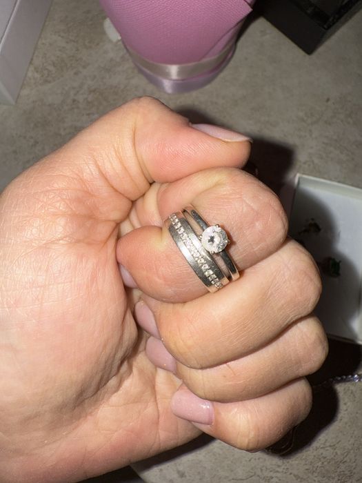 Набор из серебра с зклкными камнями кольцо 17р