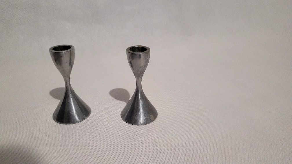 Dwa świeczniki, wysokość 10 cm