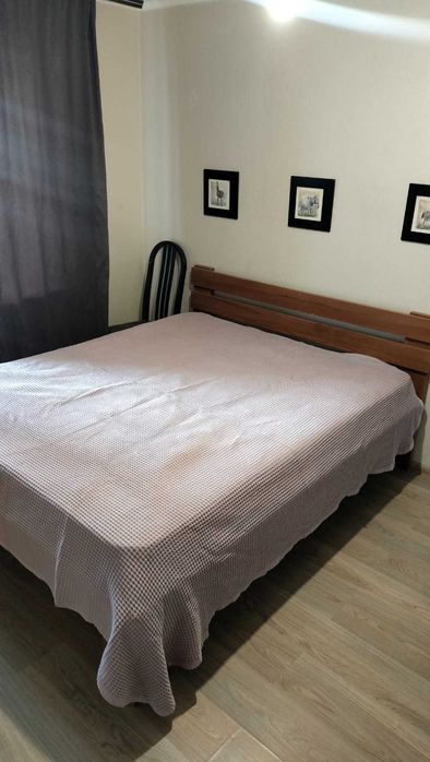 Здам 2 кімнати з 4 у квартирі,жити з власницею,яка на кріслі колісному