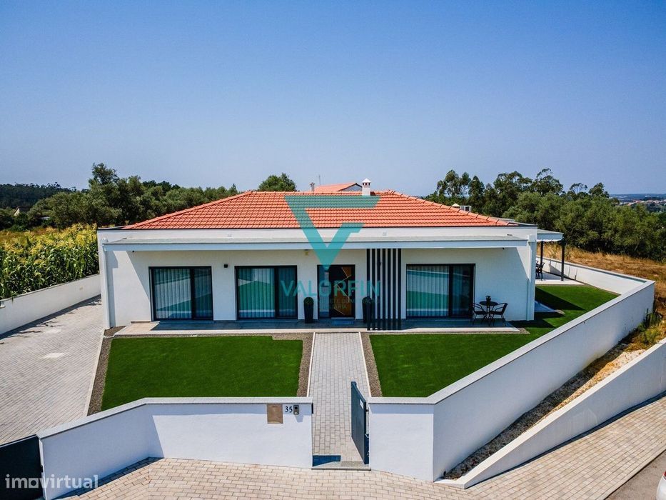 MORADIA T4 Térrea Semi Nova - Pinheiros - Leiria