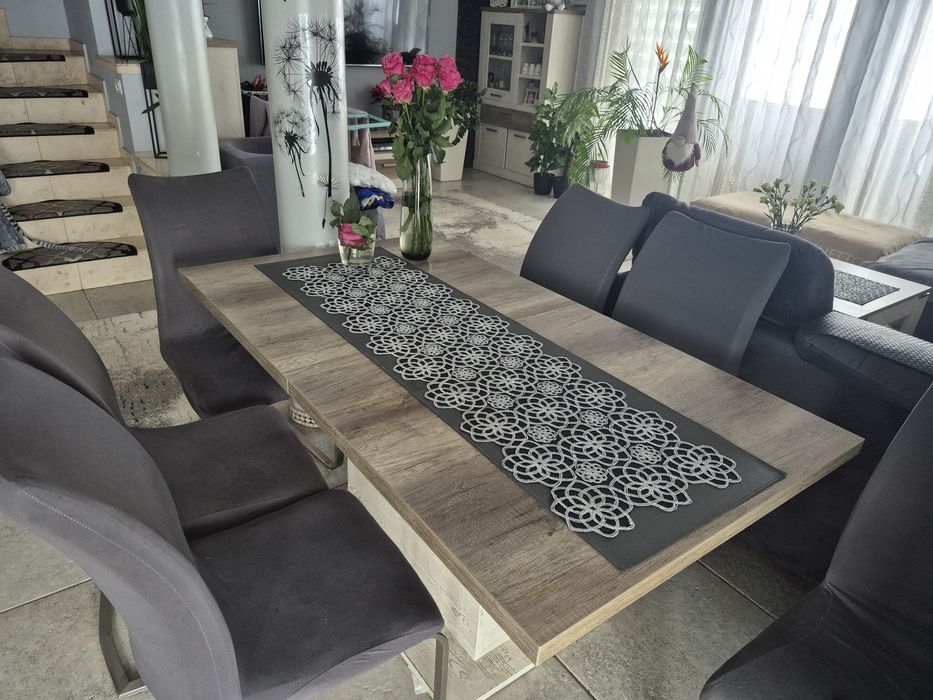 Meble do salonu , stół z krzesłami