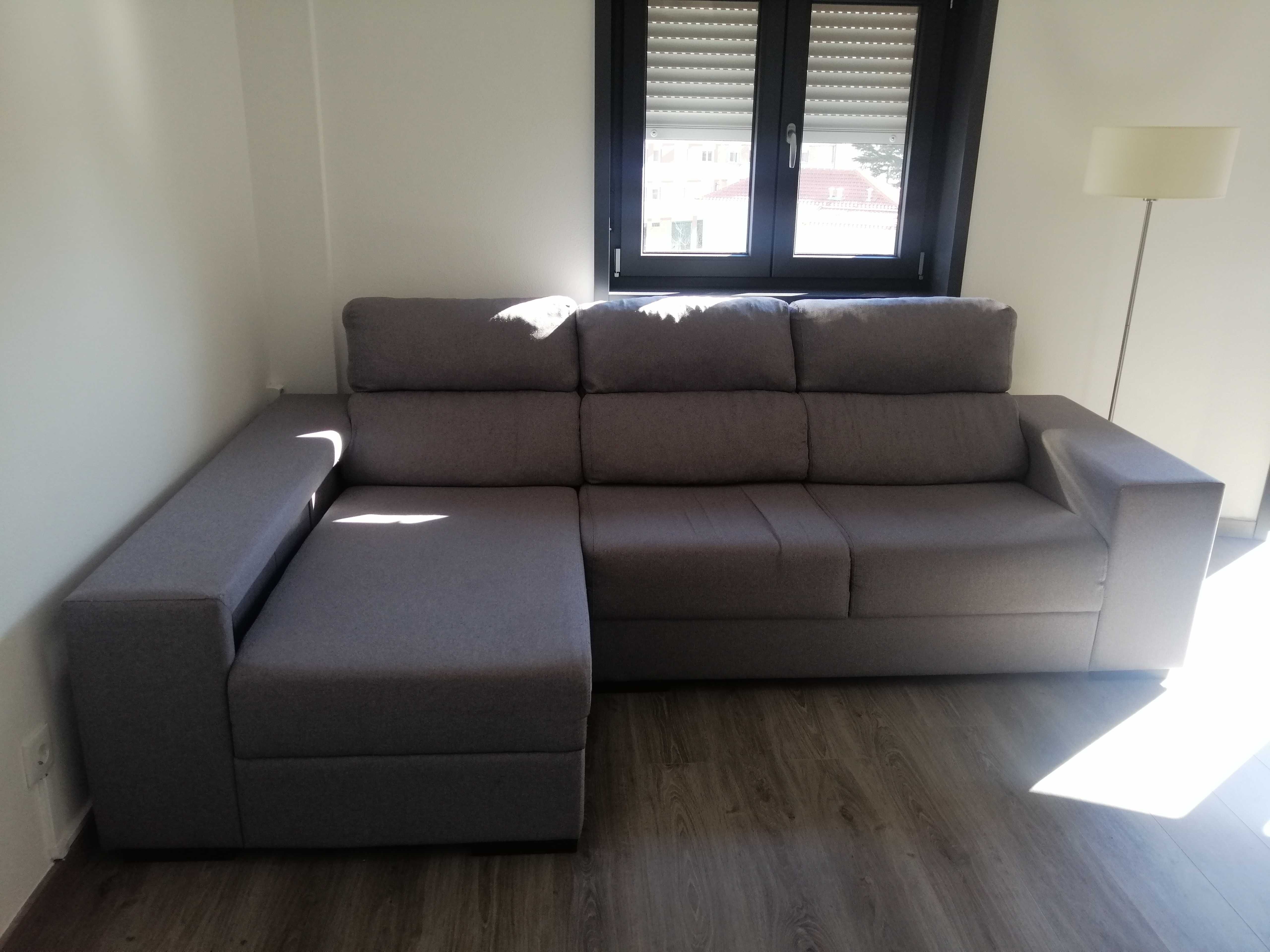 Sofá 3 lugares com Chaise long