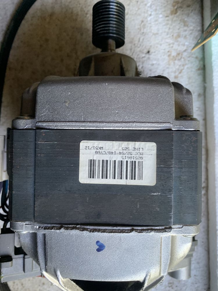 Części z pralki hoover model na zdjęciu