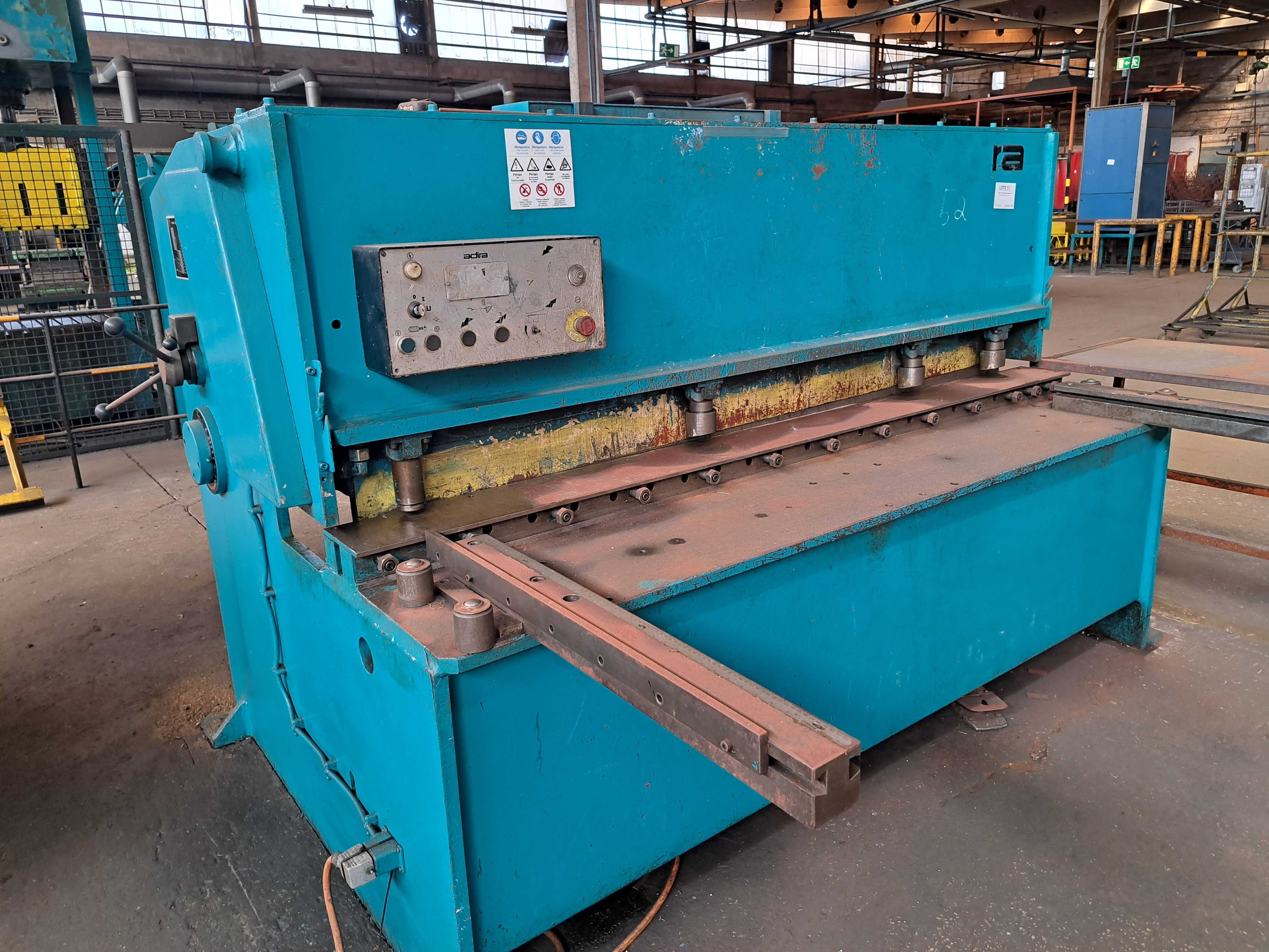 Guilhotina ADIRA modelo GHOT-0420 #FA51