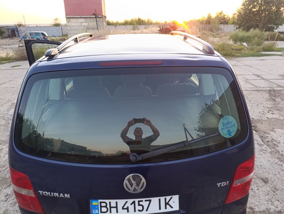 WV TOURAN ,2003, 1.tdi суммарный пробег 440,пробег ДВС 180