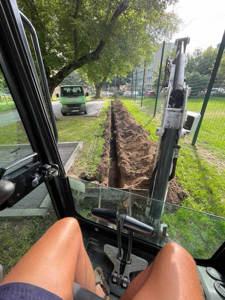 Usługi minikoparką – Warszawa i okolice